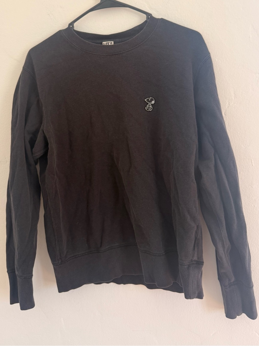 Uniqlo Black Crewneck Sweater Snoopy Peanuts collab